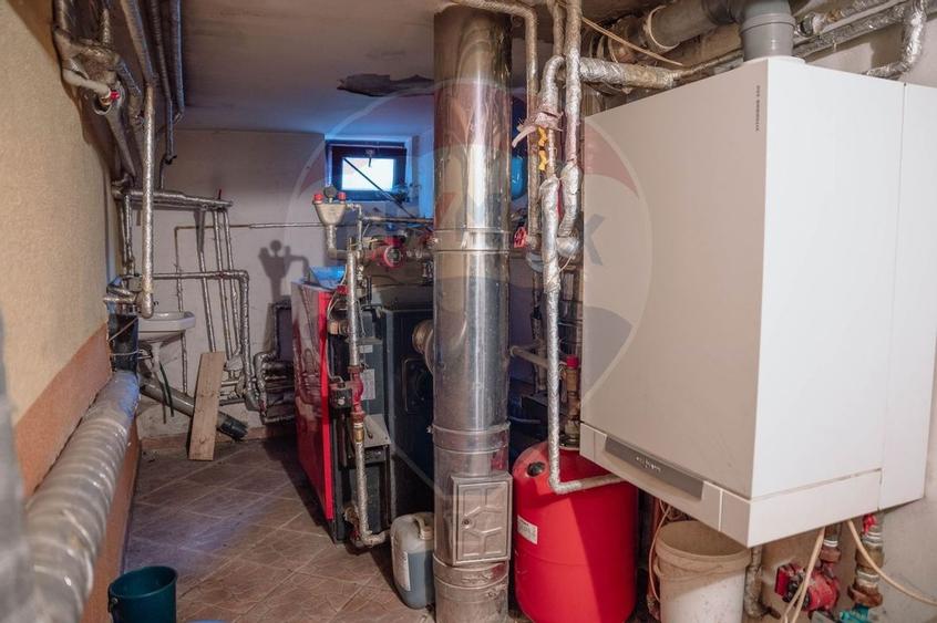 Casa / Vila in zona Gura Humorului - 4