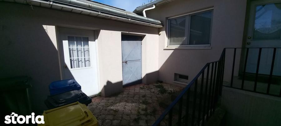 Triplex 356mp cu bai, bucatarii, utilitati separate 5 parcari stradale - 2