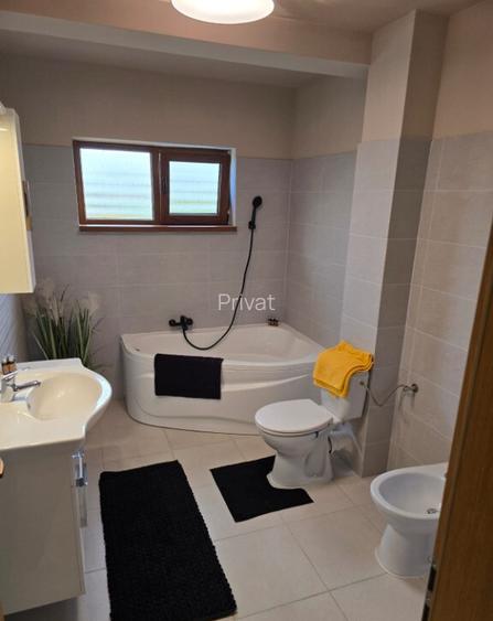 Proprietar duplex Parcul Terra Dumbravi?a