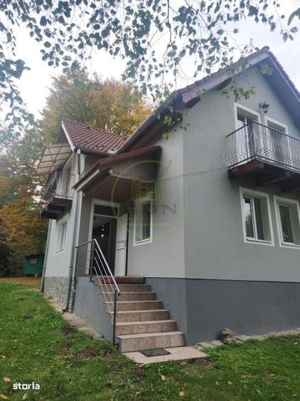 Casă cu 4 camere cu Teren 500 Mp în Central