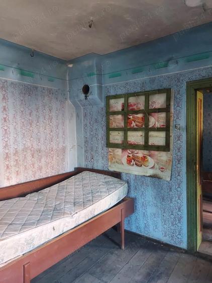 Casa cu curte, gradina ?i 3 terenuri de fanea?a - 4