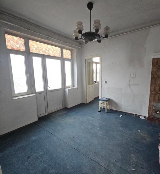 Apartament cu 2 camere situat pe Str Toamnei într-un imobil tip vilă, la etj 1/2 - 1