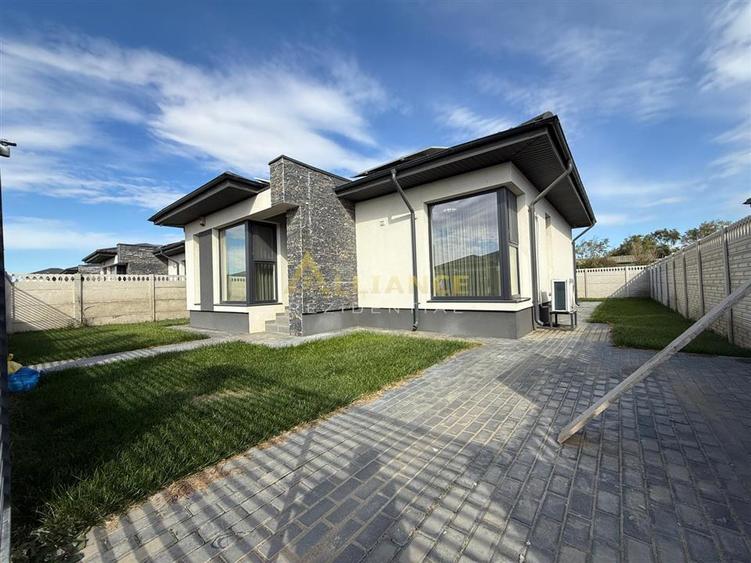 Casa moderna parter ||3 camere 2 bai || pompa de c?ldura || panouri solare || - 1