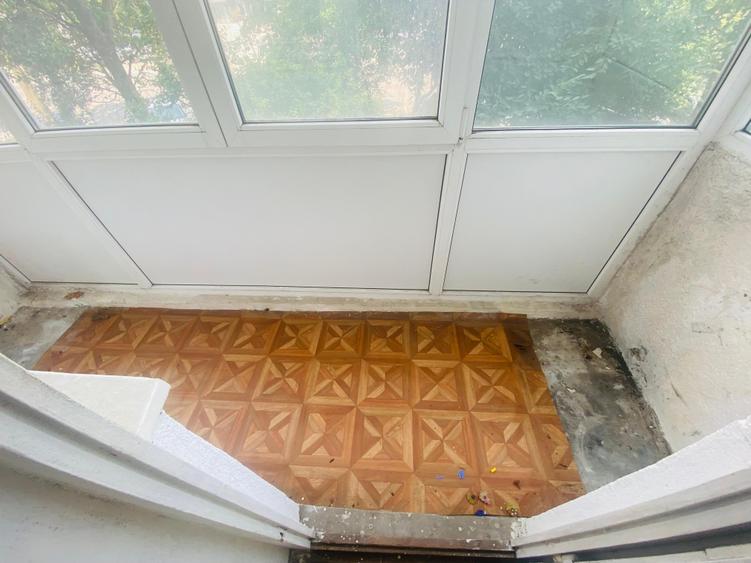 Apartament cu 3 camere semidecomandat în Tomis Nord