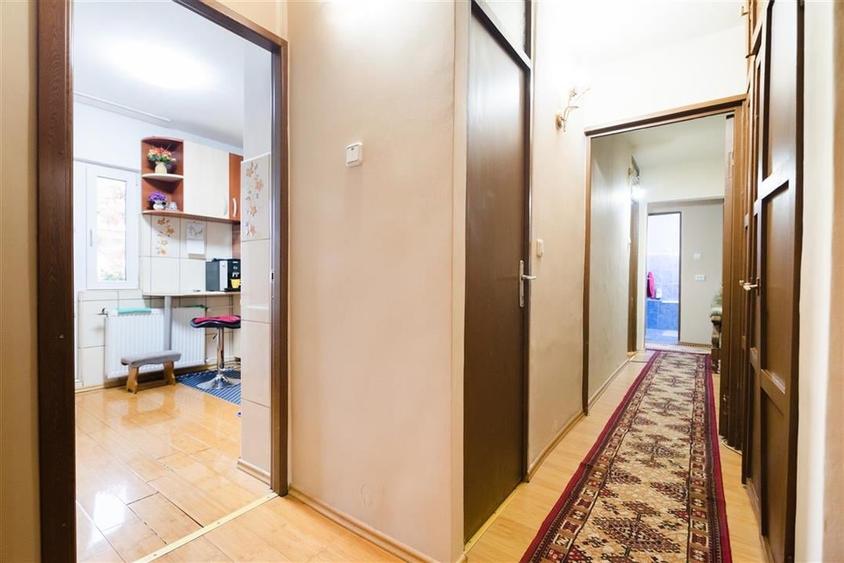 RECO Apartament cu 3 camere Piata Rogerius - 11