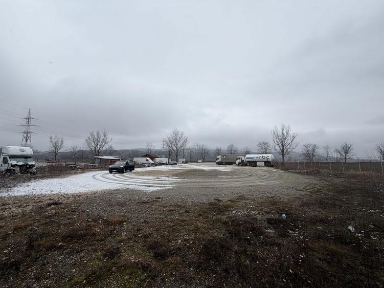 Teren Rasnov cu acces direct din DN73A - 1