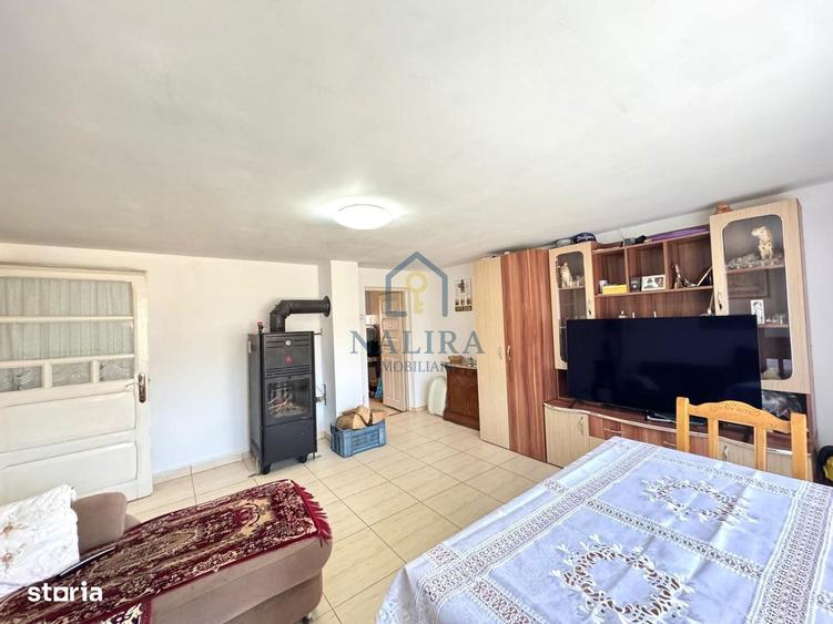 Casa de vanzare Surdesti cu teren intravilan 5000mp - 8