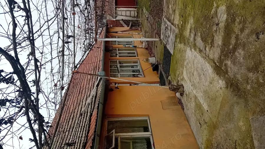 Vand casa Arad str.Barsei 6 .telefon - 1