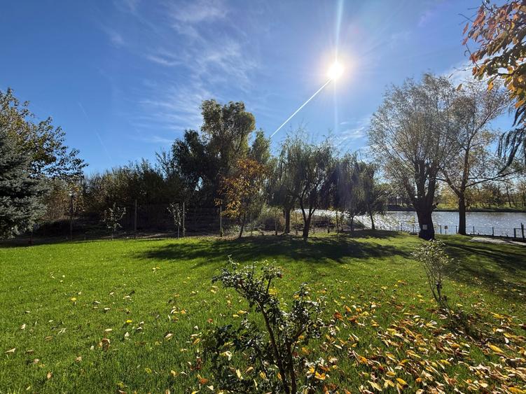 Vila Superba cu deschidere la Lac *Petrachioaia* - 10