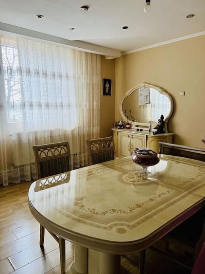 Casa de vanzare si de inchiriat - 7