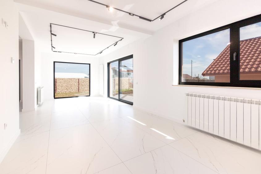 Casa moderna P+1  cu vedere la lac , Corbu - 3