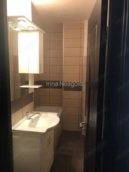 Ofer spre inchiriere o camera in zona Girocului