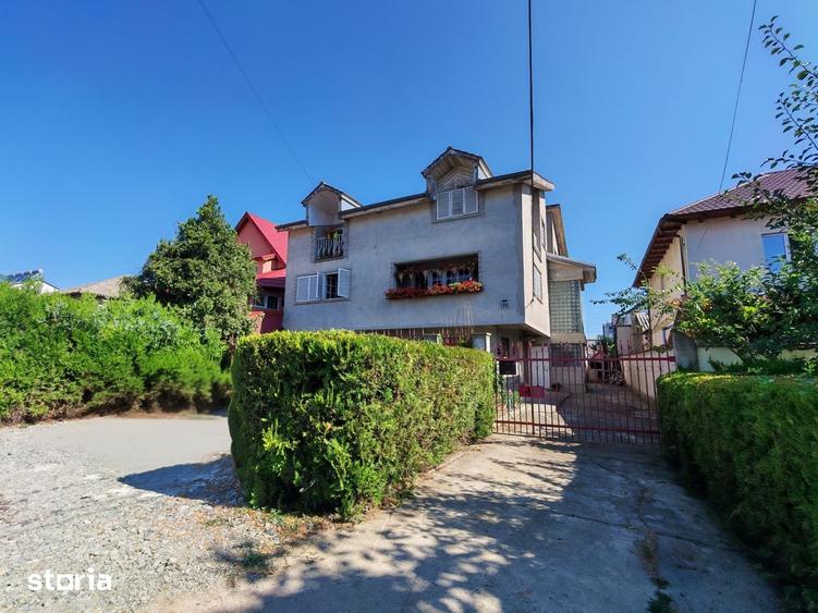 Apartament cu 4 camere decomandat în Central