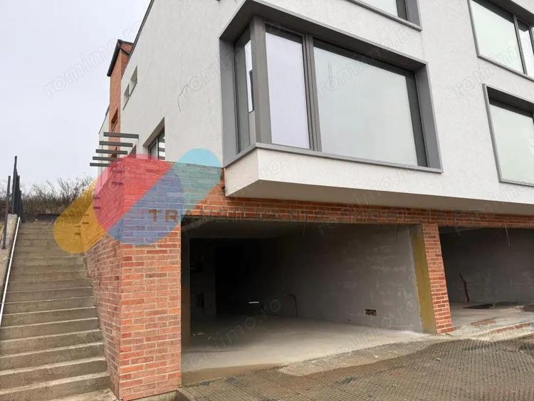Unitate duplex 170mp cu garaj in Voronet - 2