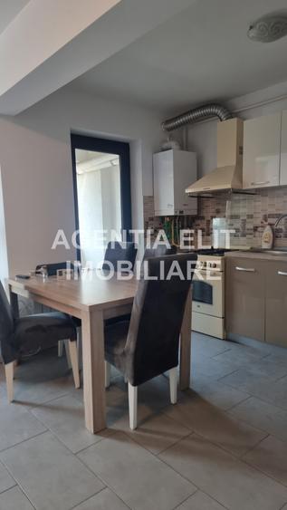 Apartament 3 camere, bloc nou, zona Scolii nr 7 - 1