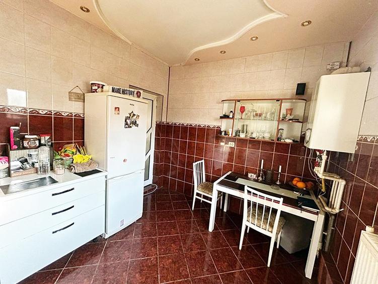 Casa de vanzare P+1+M(P+1-225mp+mansarda-110mp), 2014, Galati, str. Dochiei - 7