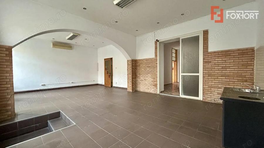 Apartament cu 3 camere semidecomandat în Gării