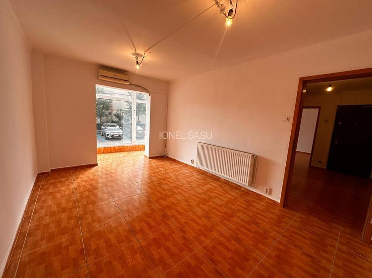 Inchiriez spatiu comercial zona Calea Bucuresti