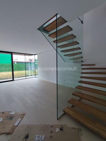 Vila P+2E-Dezvoltator-Sc 344 mp+terasa 106 mp+piscina 21 mp