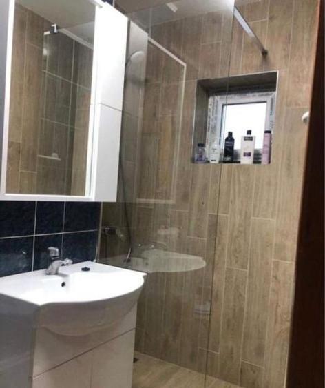 APARTAMENT 3 CAMERE DECOMANDAT CONFORT 0 ZONA TROCADERO - 1