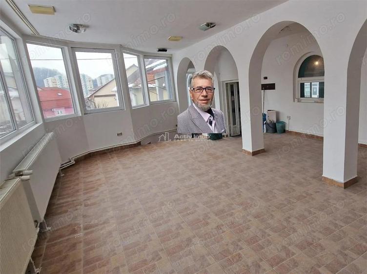 Resita Central Sp.Comercial 415 mp.Comision 0 Cumparator - 1