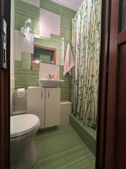 Apartament cu 3 camere semidecomandat, mobilat în Brâncoveanu