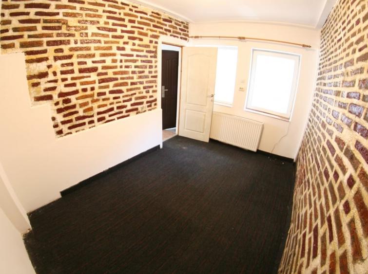 Apartament cu 2 camere decomandat în Brașovul Vechi