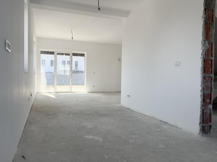 Duplex, 115mp utili, 310mp teren, 4 camere, Curent trifazic-Sacalaz - 1