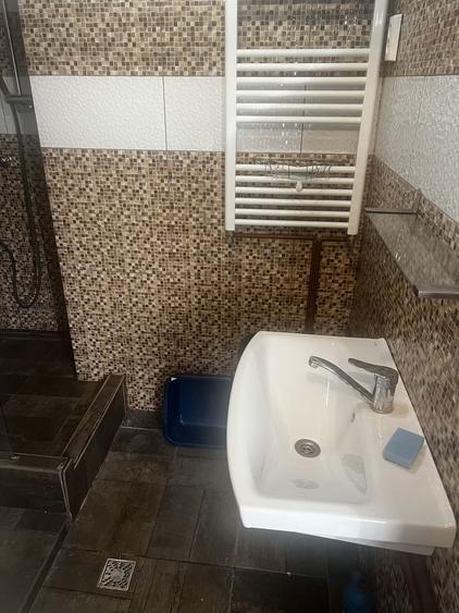 Proprietar inchiriez apartament la curte comuna (3 camere) - 3