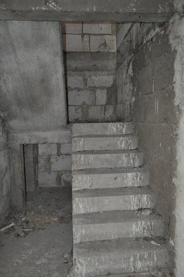 Casa de vanzare in Golesti, parter si etaj , 220 mp construiti , teren 916mp, la rosu - 1