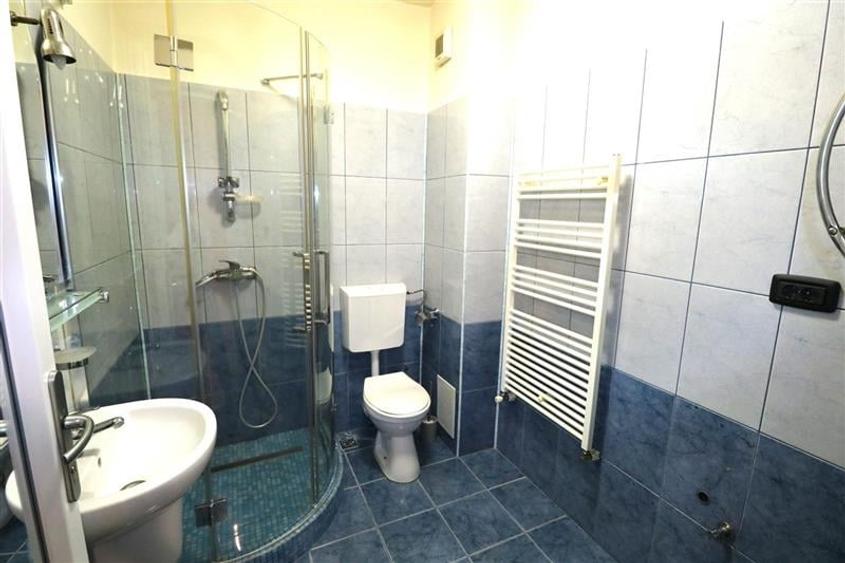Apartament 3 camere, curte privata cu piscina in Dumbravita - 10