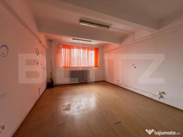 Spa?iu de birou, 26 mp, zona P-?a 1 Mai - 3