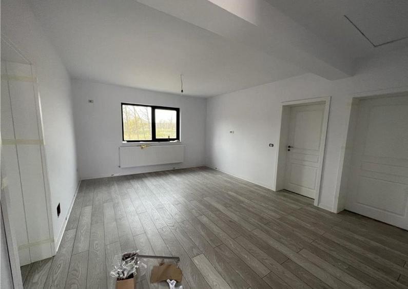 Casa 4 camere , 450 mp teren, beci, canalizare, Miroslava - 3