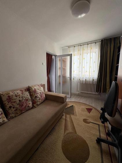 De inchiriat - ap. 3 camere semidecomandat, et. 10, Alexandru ce bun. - 4