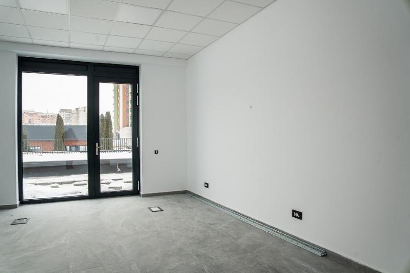 Spatiu comercial 81.6 mp direct proprietar 250 000 € - 9