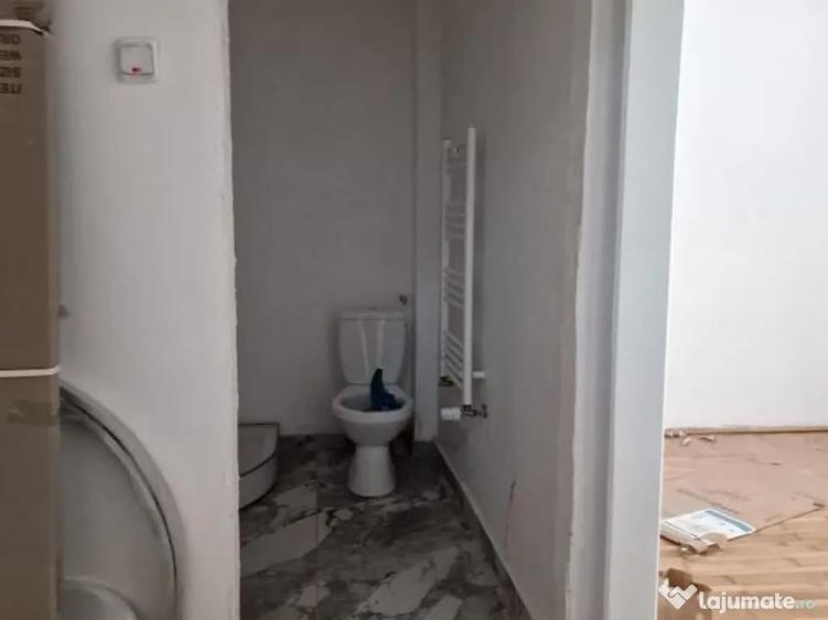 Spa?iu comercial de 1,000mp de vanzare in zona P-ta Un... - 5