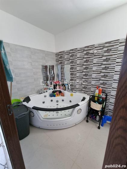 Vila de vanzare urgent mult sub pretul pie?ei