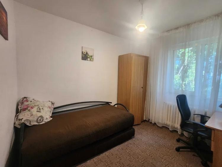 Apartament cu 2 camere, decomandat, zona Podu de Piatra - 3