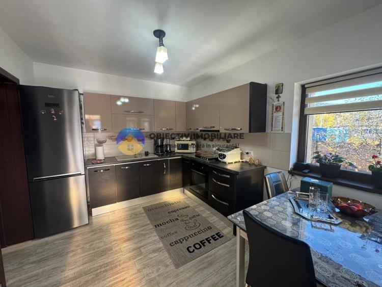 Casa si teren langa lacul Pangarati , mobilata si utilata - 8