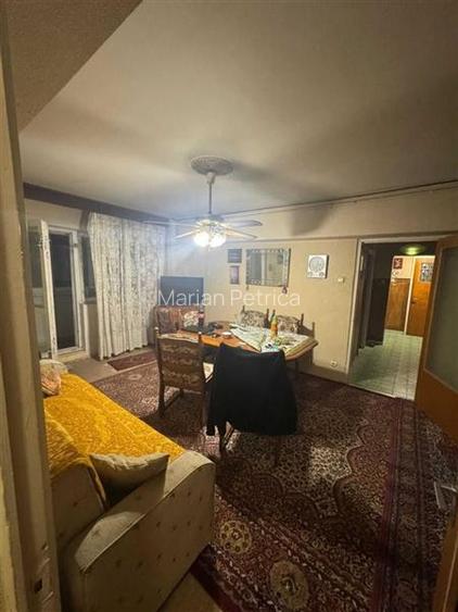 Apartament cu 3 camere semidecomandat în Teiul Doamnei Apartament cu 3 camere semidecomandat în Teiul Doamnei