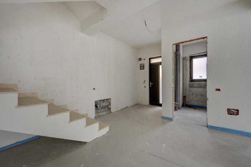 Duplex  - curte - 4 bai - 3 dormitoare -  metrou Pacii - 17