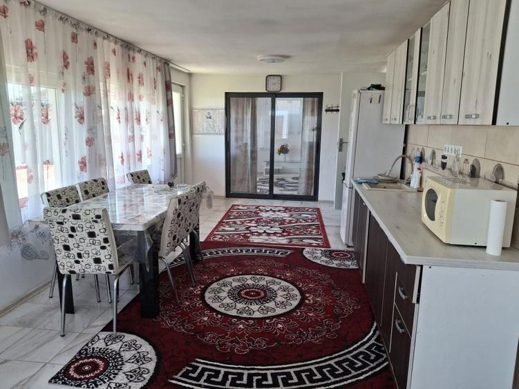 Casa la Cheie . Doar trebuie sa muti in ea, compusa din 2 camere , bu - 1