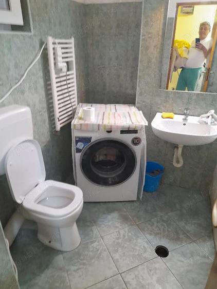 inchiriez 2 camere la curte - 4