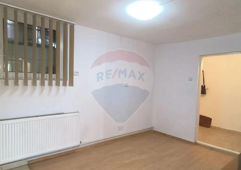 Apartament spa?ios intr-o cladire istorica, zona cent... - 12