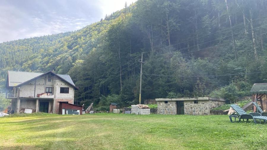 Pensiune montana cu 3200 mp teren in Bicaz, judet Neamt - 10