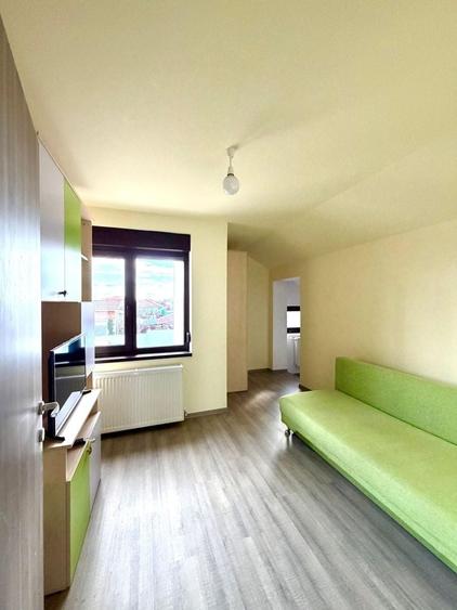 1100 e/ mp - Casa individuala  - 700 mp teren - la asfalt - Sacalaz - 18