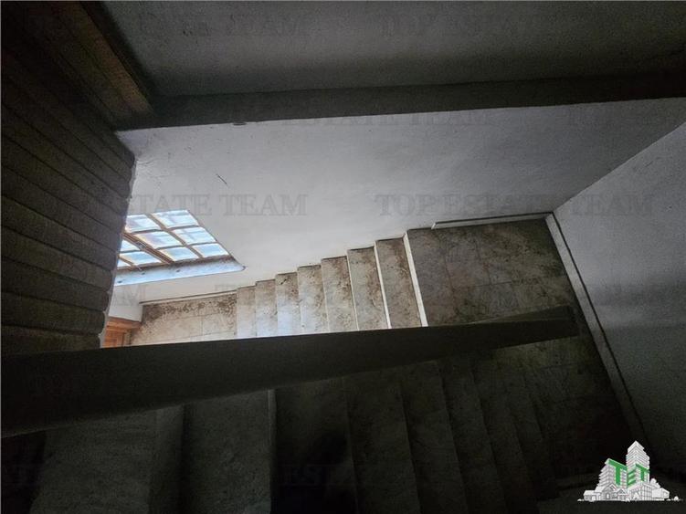 Vila spatioasa 11 camere la gri in centru Pitesti - 10