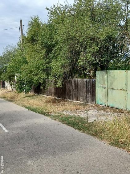 Teren intravilan cu casa - 18