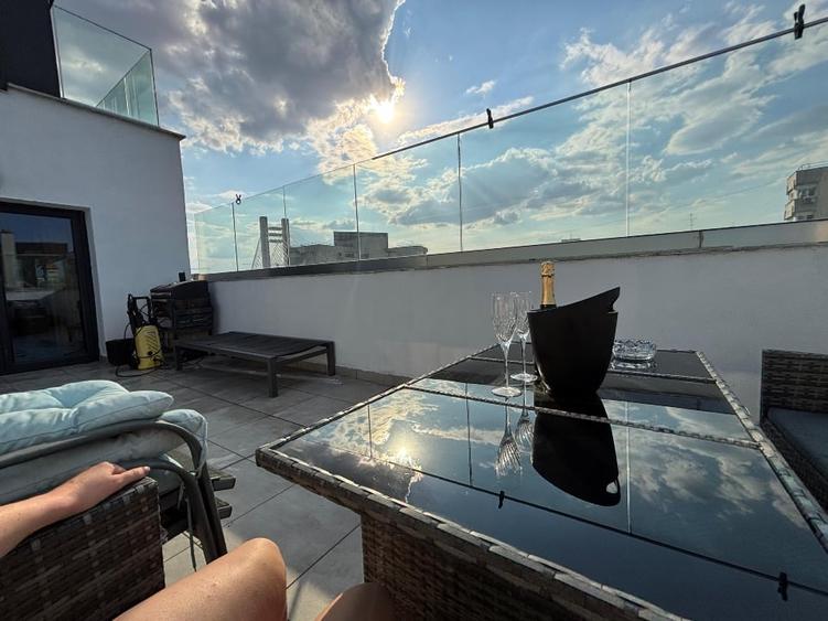 Vand penthouse 3 camere  mobilat, utilat premium  Victoriei Basarab Titulescu - 10