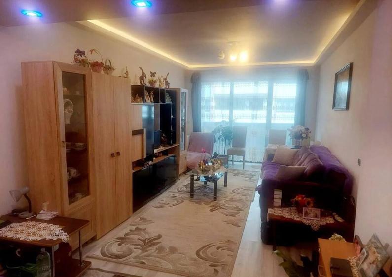 Apartament cu 2 camere, decomandat - zona Tractorul - 5